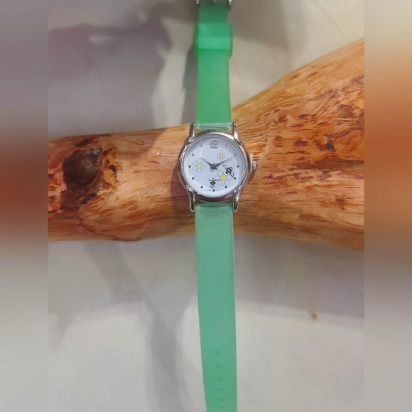 Bee's Watch - Picture 5 of 16